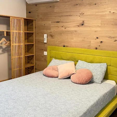 Alfieria - Netflix-parking-supermarket-centro Appartamento Bergamo