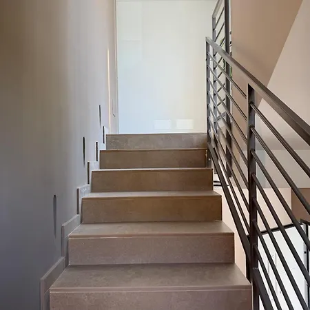 Alfieria - Netflix-parking-supermarket-centro Διαμέρισμα