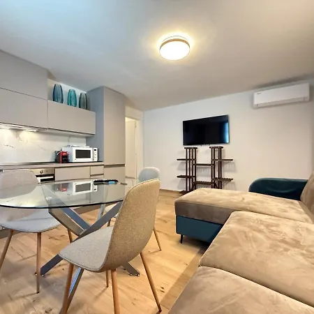 Appartamento Alfieria - Netflix-parking-supermarket-centro *