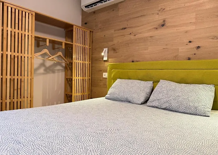 Alfieria - Netflix-parking-supermarket-centro 아파트 베르가모