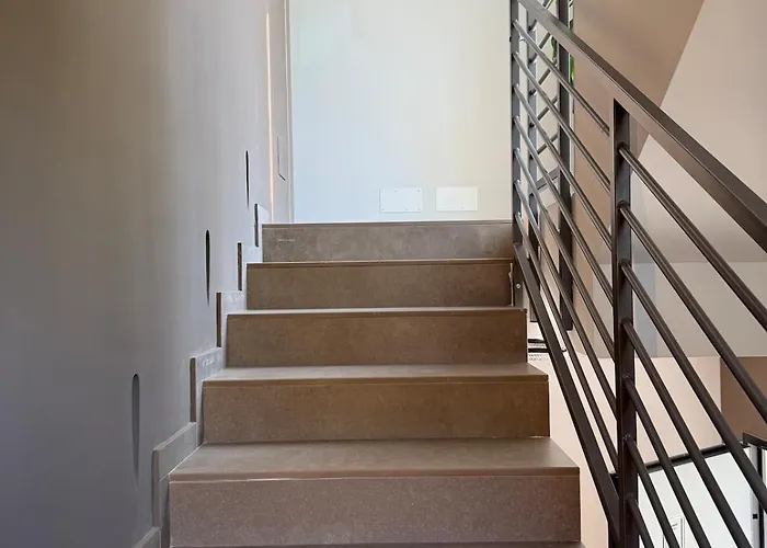 Alfieria - Netflix-parking-supermarket-centro 아파트