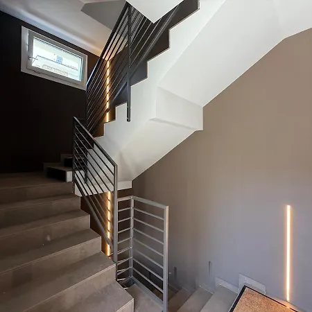 Alfieria - Netflix-parking-supermarket-centro * Bergamo