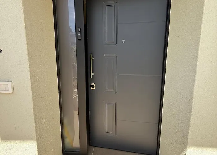 Lägenhet Alfieria - Netflix-parking-supermarket-centro *