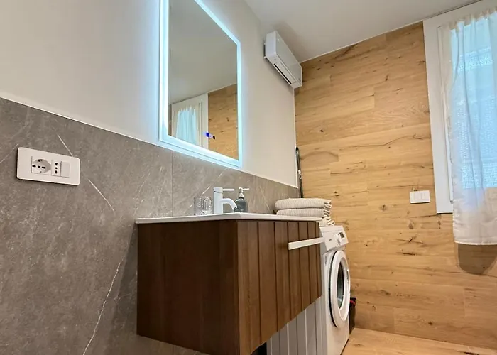 Alfieria - Netflix-parking-supermarket-centro Lägenhet Bergamo